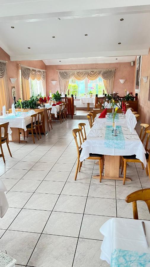 Hotel & Restaurant Am Kirschberg Alten Buseck Bagian luar foto