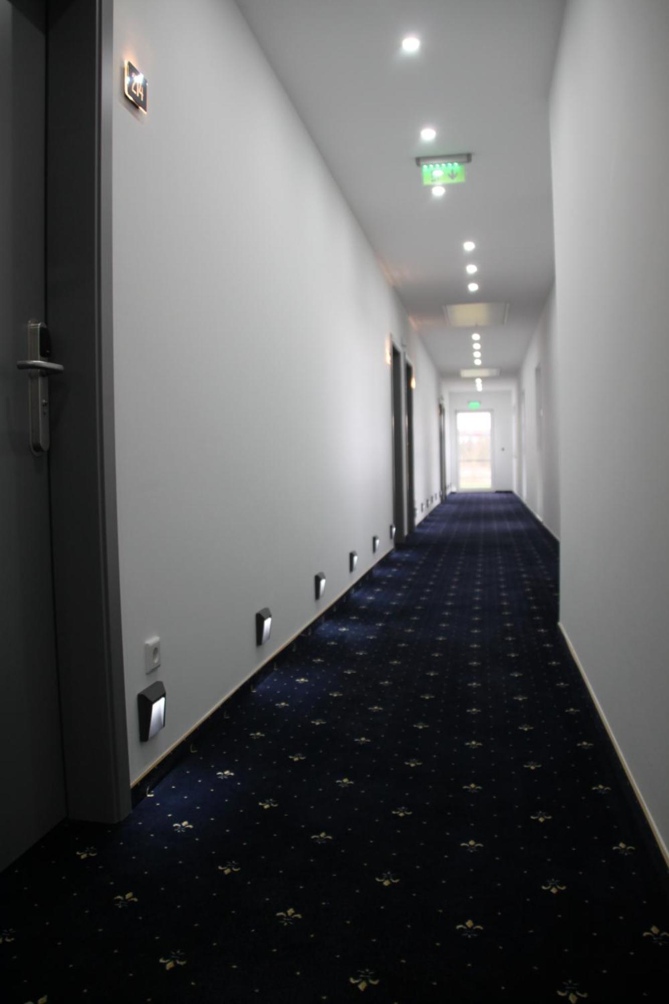 Hotel & Restaurant Am Kirschberg Alten Buseck Bagian luar foto