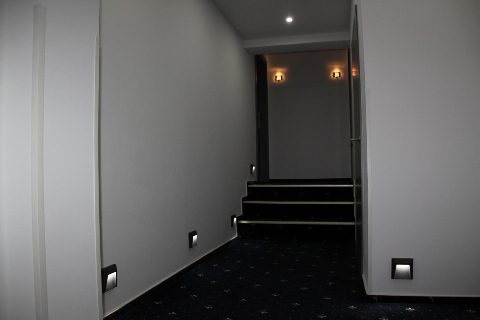 Hotel & Restaurant Am Kirschberg Alten Buseck Bagian luar foto